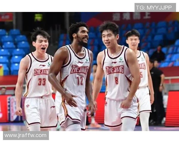 重庆篮球队比赛经验深度对比分析及其对未来发展的影响探讨